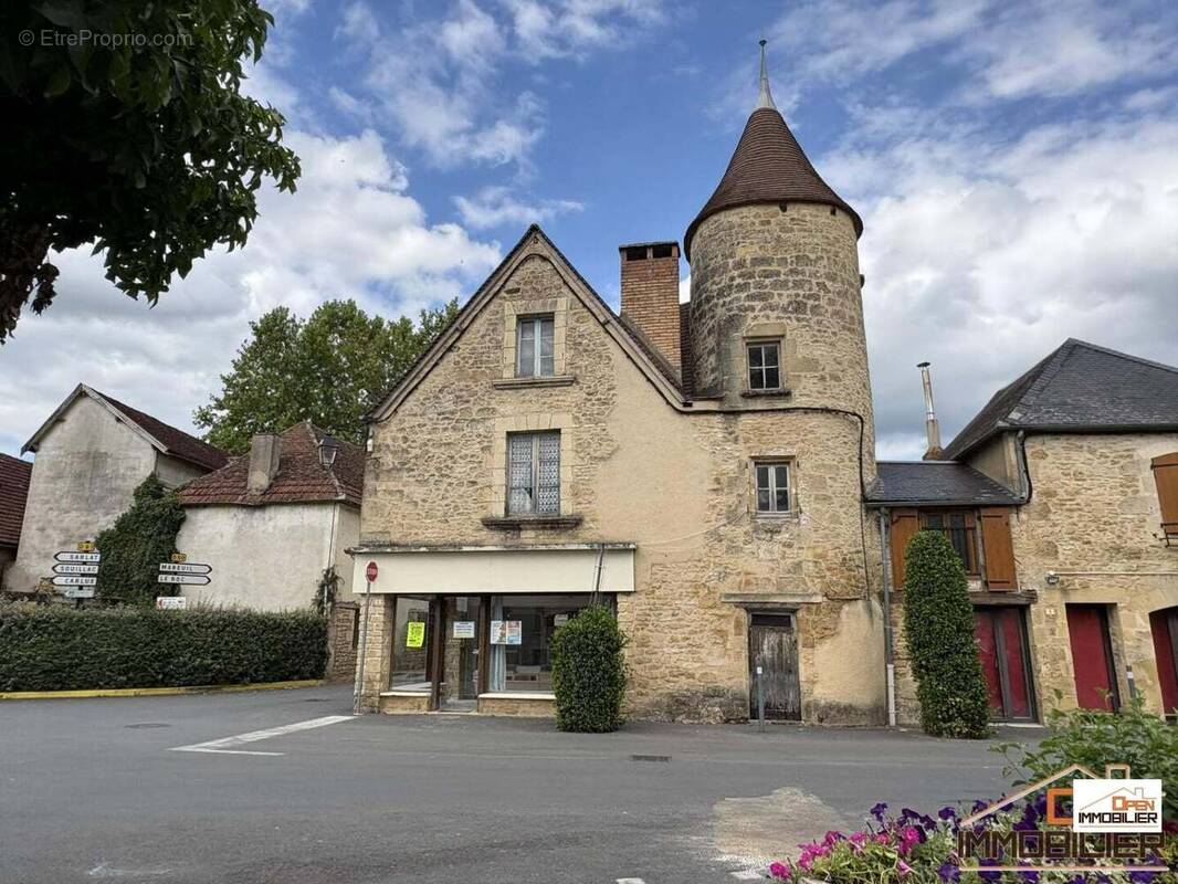 Appartement 230 m² à Saint-Julien-De-Lampon  - photo 1