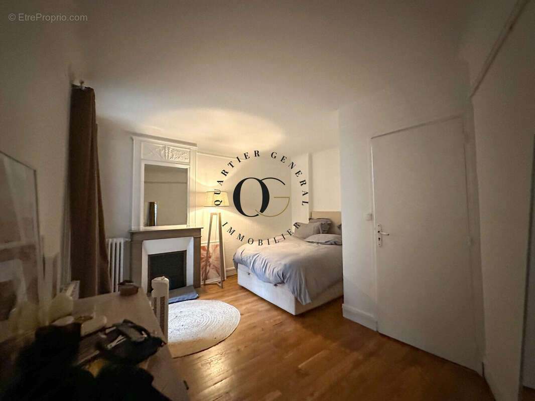 Appartement à PARIS-14E
