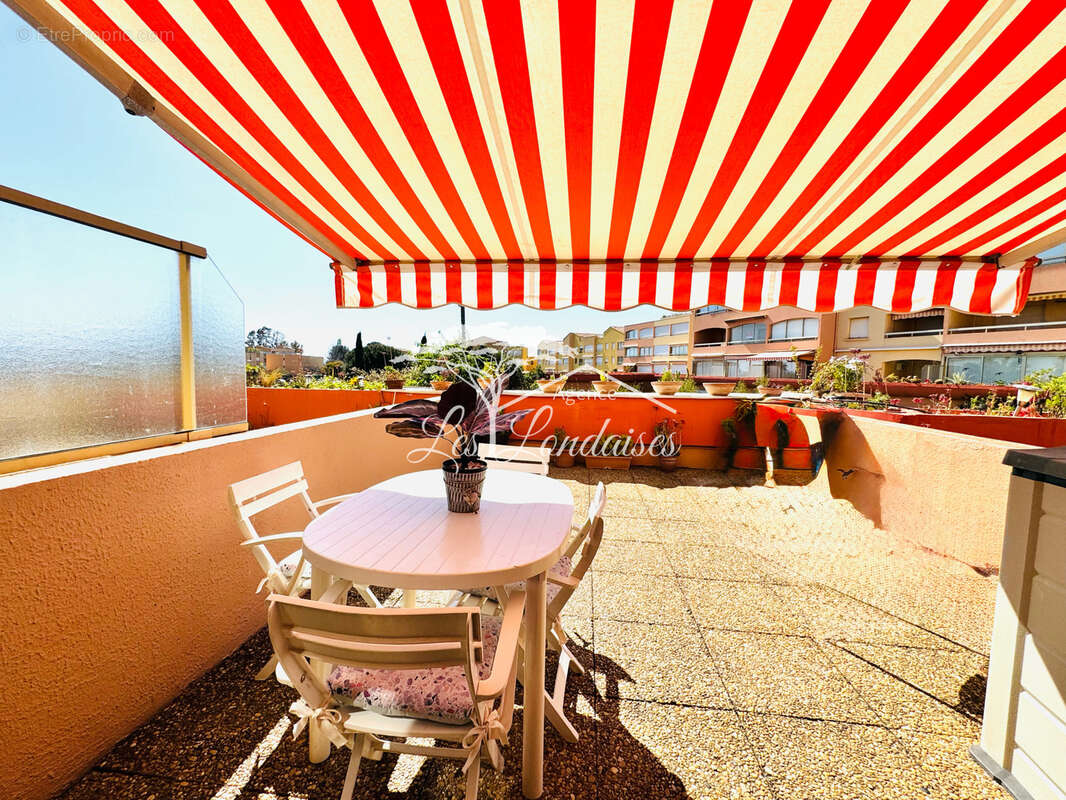Appartement à LA LONDE-LES-MAURES