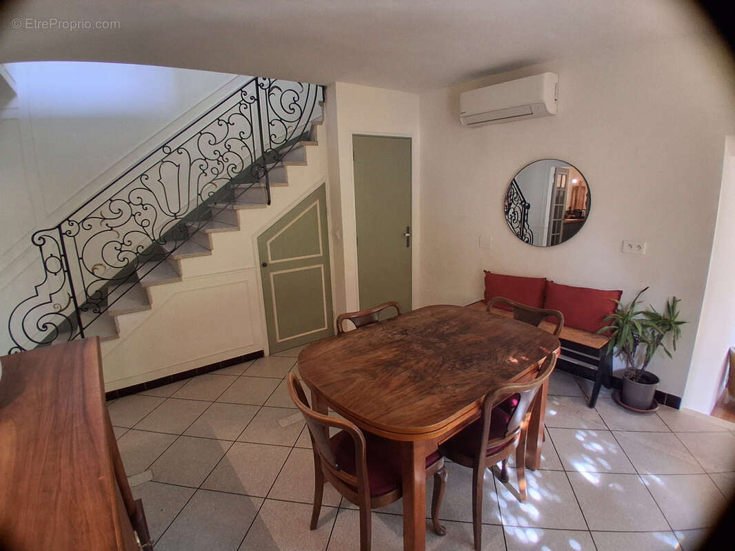 Maison à FONTVIEILLE