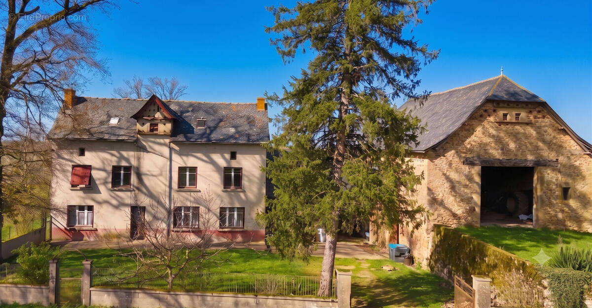Maison à MONTBAZENS