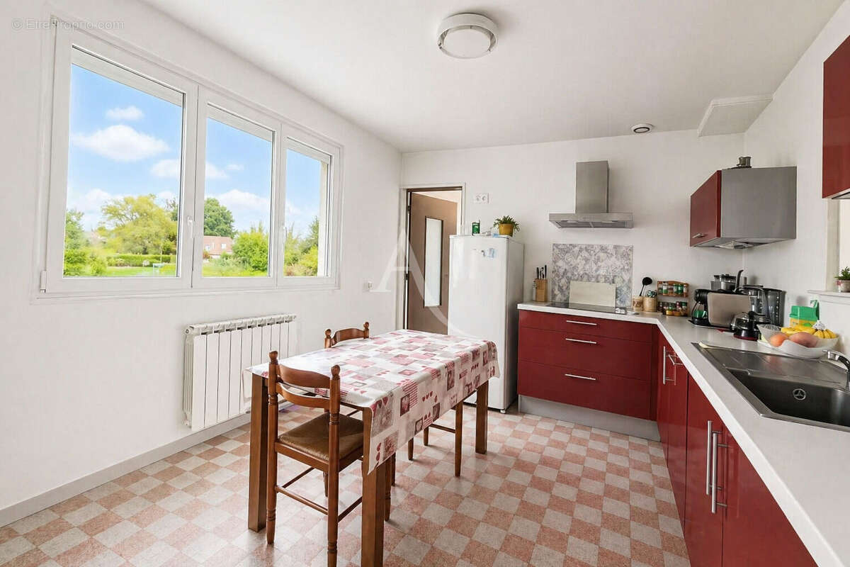 Maison à FAVIERES