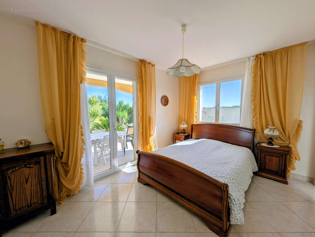 Maison à LEZIGNAN-CORBIERES