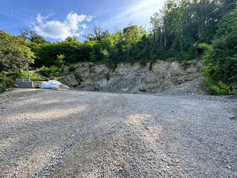 Terrain à vendre  CHAMBERY (73) - Avec permis accordé - 2269 M2- vue dégagée- Projet Villa de prestige avec piscine - photo 2