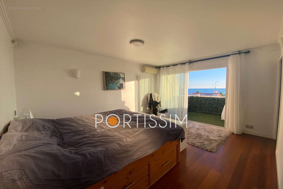 Appartement à SAINT-LAURENT-DU-VAR