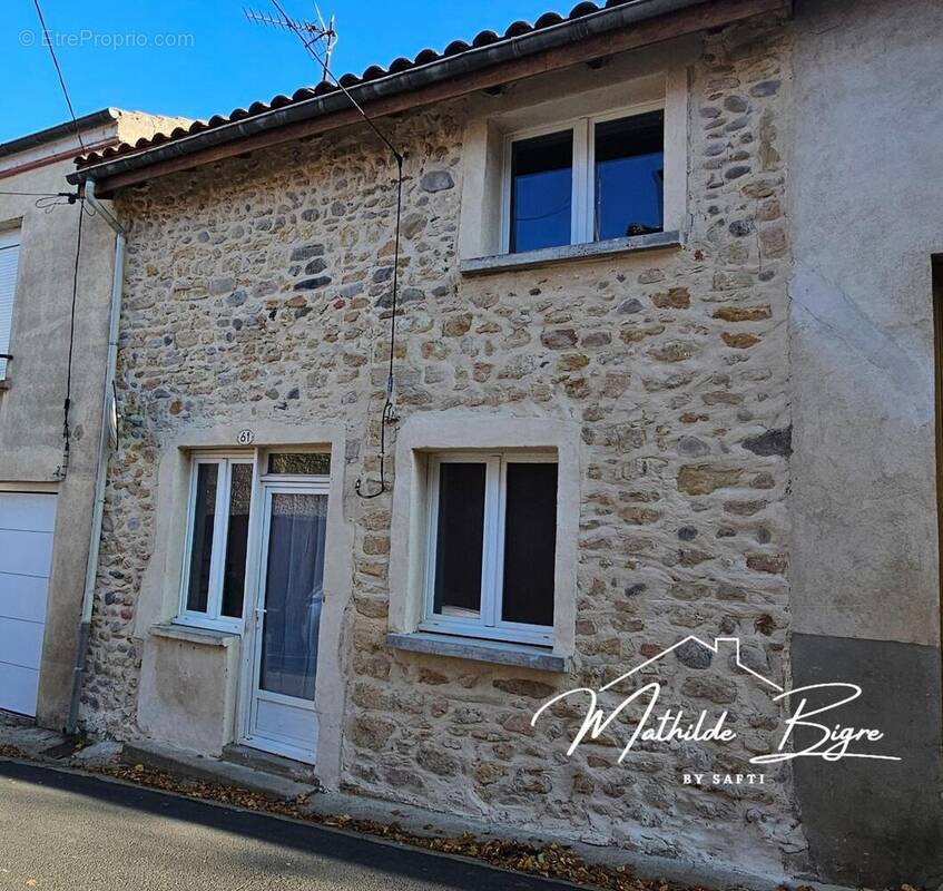 Photo 1 - Maison à SAINT-GERMAIN-LEMBRON