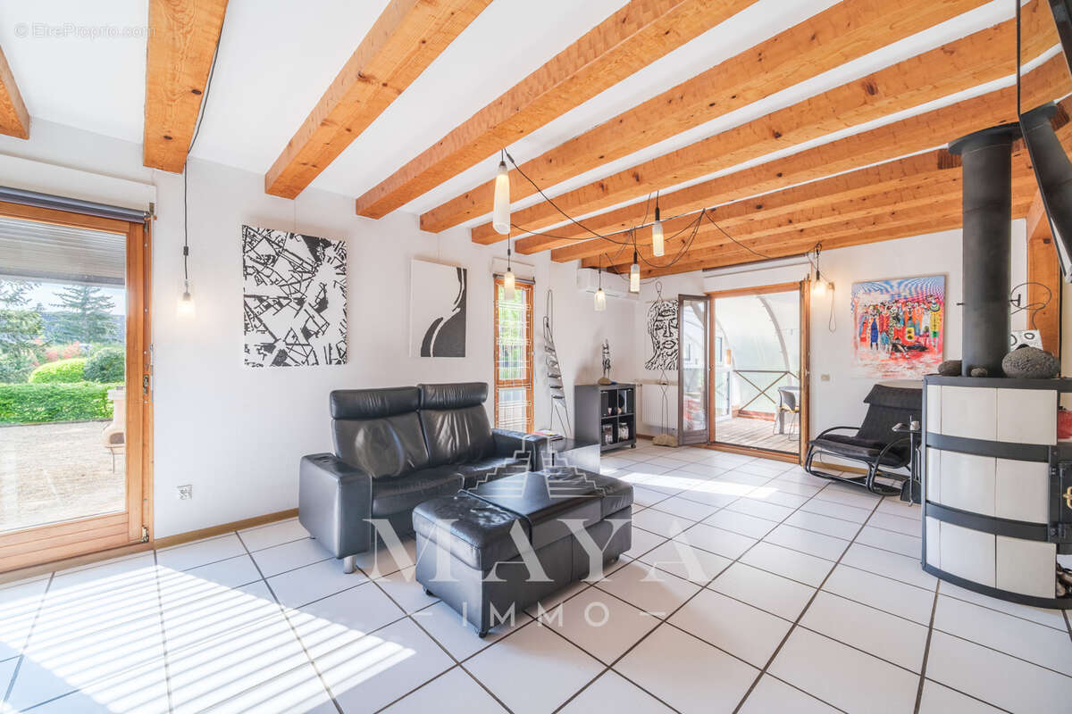 Maison à VILLAGE-NEUF