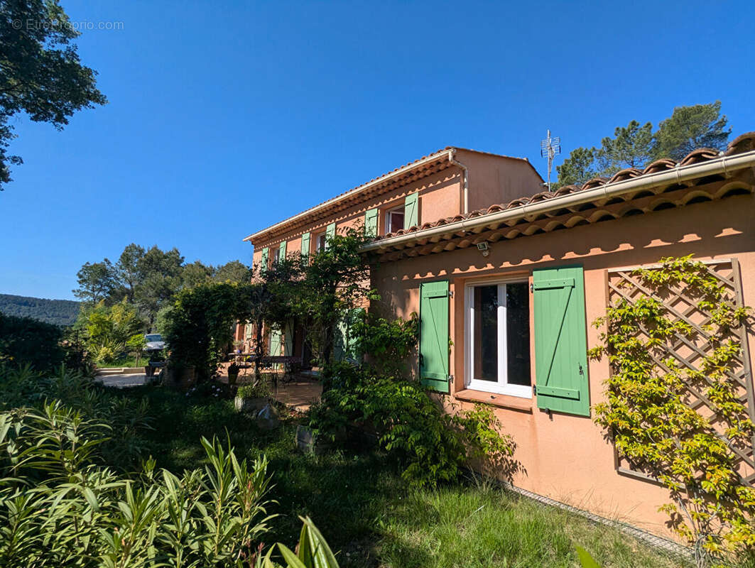 Maison à VILLECROZE