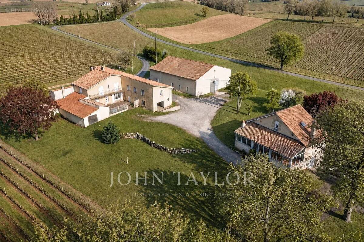 Maison à SAINT-EMILION
