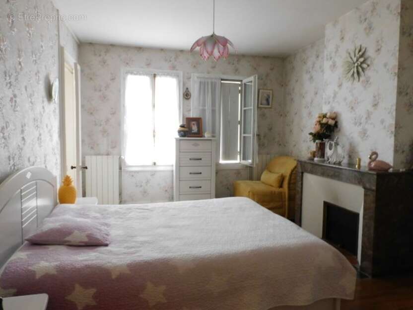 Maison à SAINTES