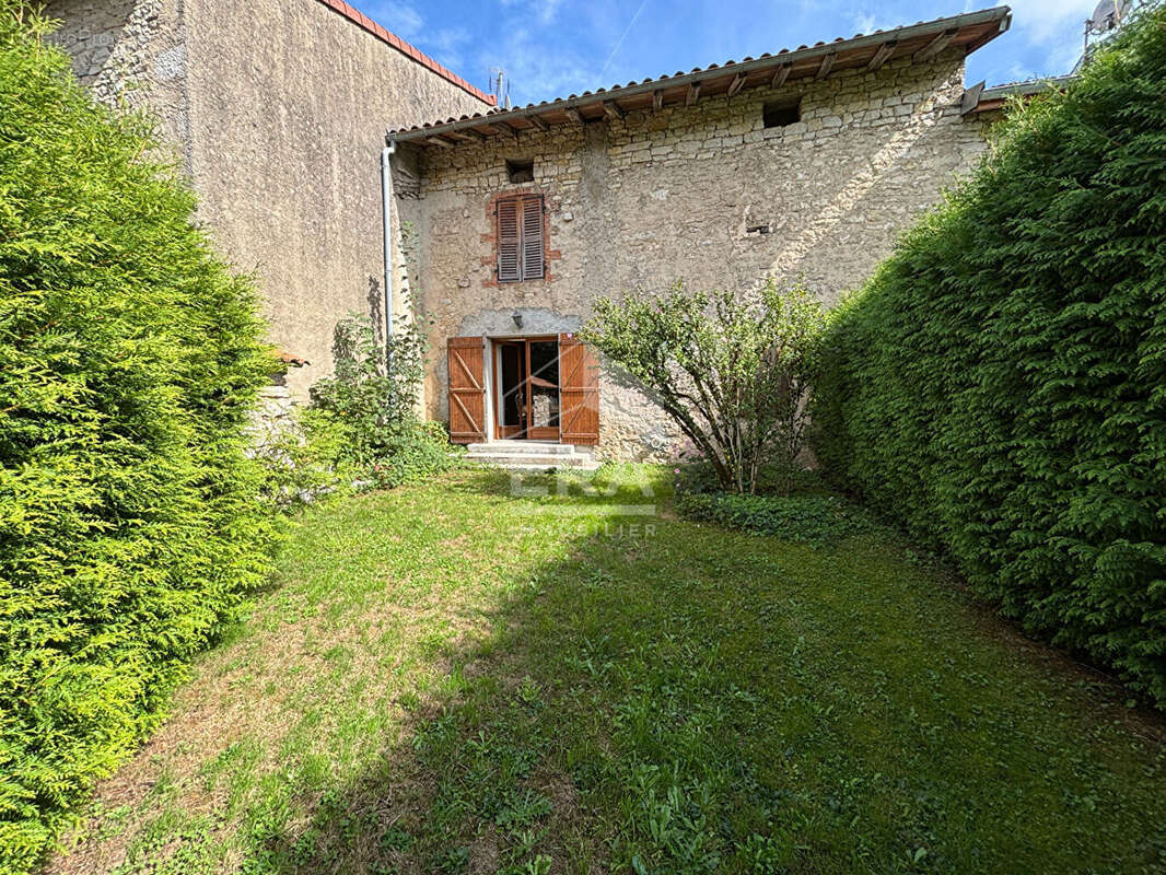 Maison à CORVEISSIAT