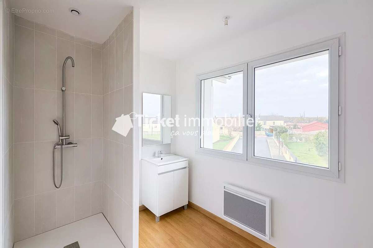 Maison à MONTBARTIER