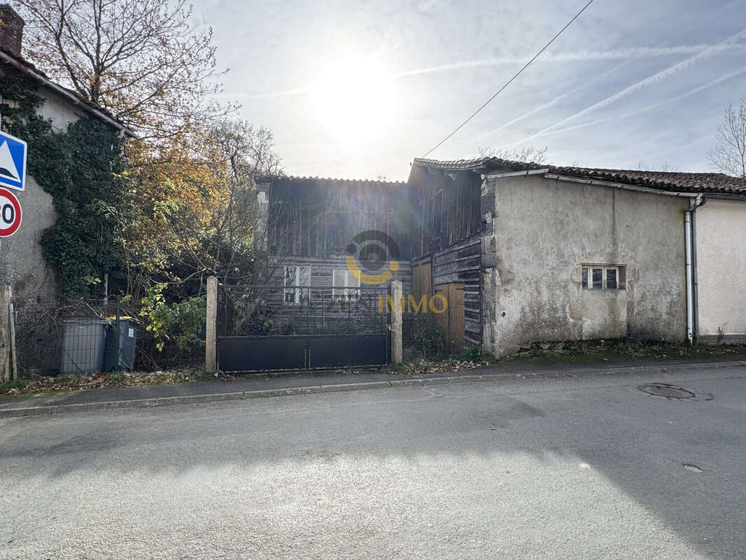 Maison à SECONDIGNY