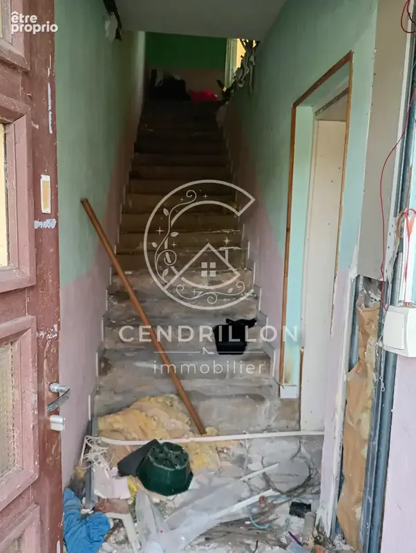 Immeuble de rapport d'une superficie de 150 m2, édifié sur un terrain de 390 m2. - photo 7