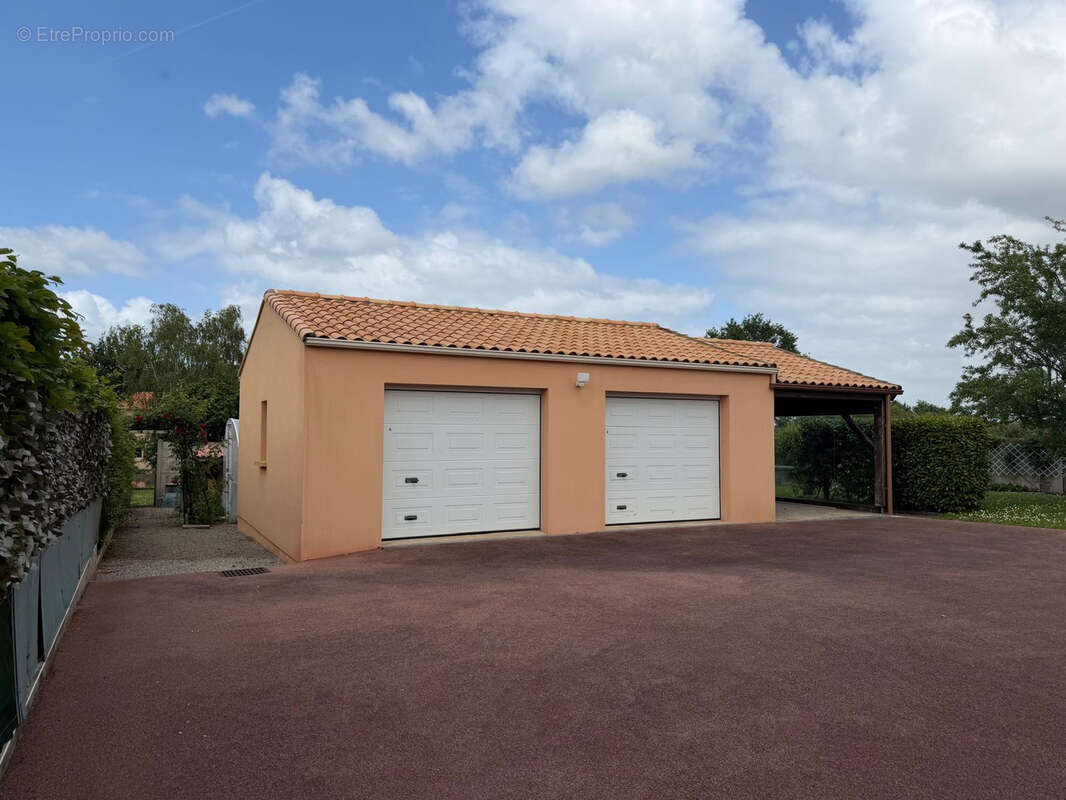Maison à SAINT-LUMINE-DE-COUTAIS