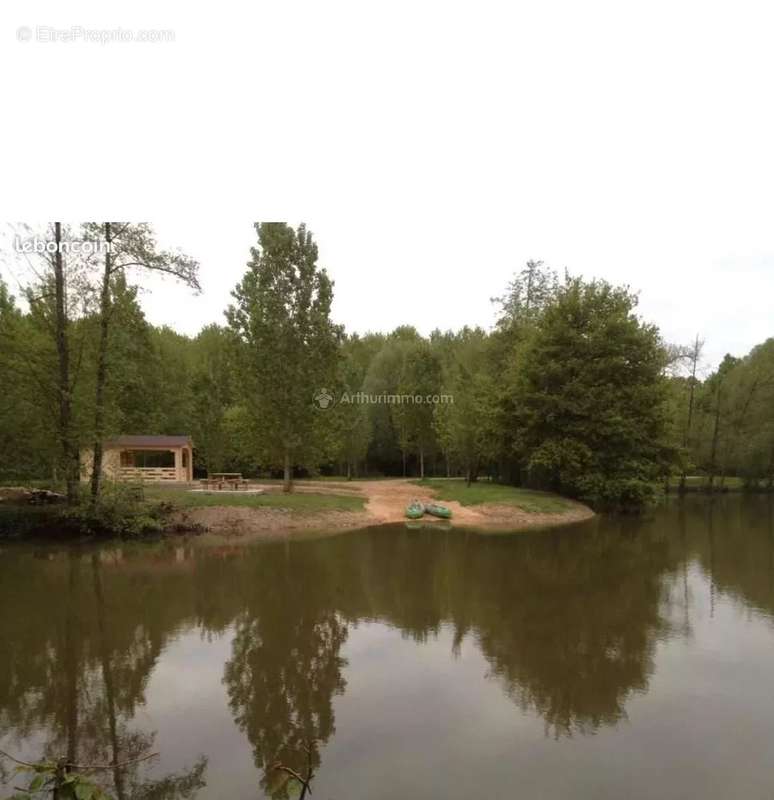 Terrain à LA CHARTRE-SUR-LE-LOIR