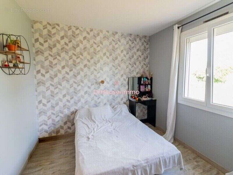 Maison 101 m² à Nalliers  - photo 4
