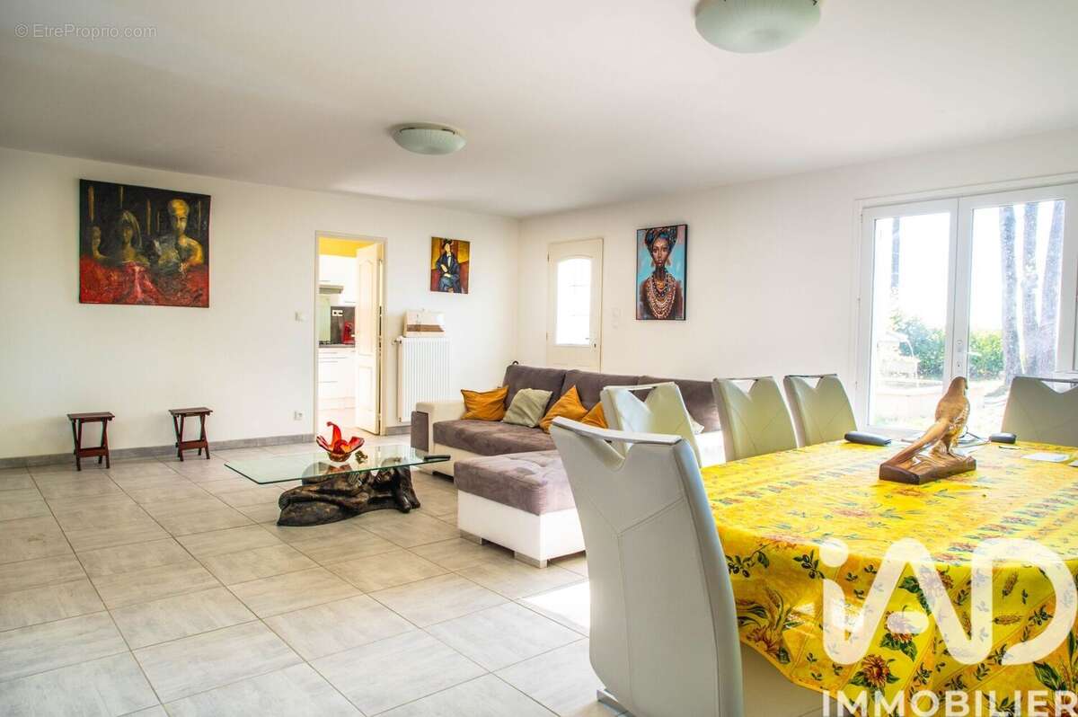 Maison 121 m² à Trigueres  - photo 5