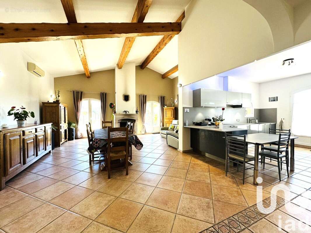 Photo 8 - Maison à ENSUES-LA-REDONNE