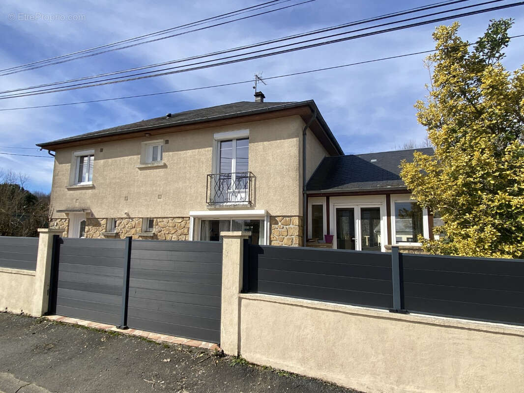 Maison à ARNAC-POMPADOUR