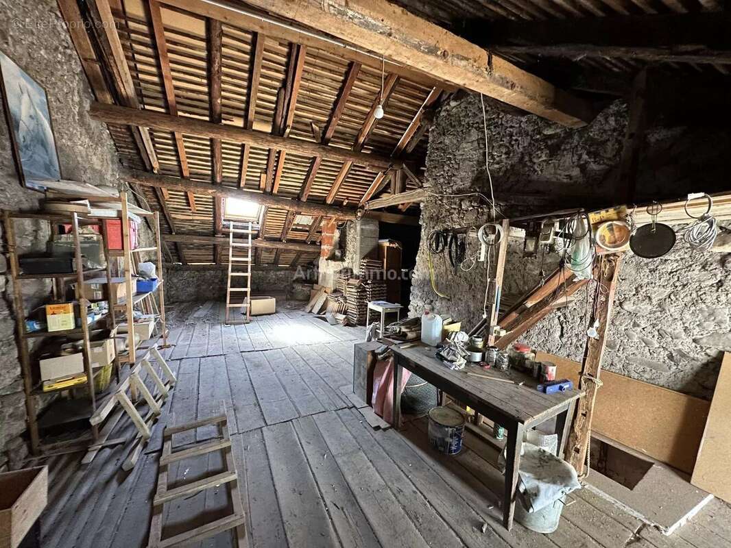 Maison à THORAME-HAUTE