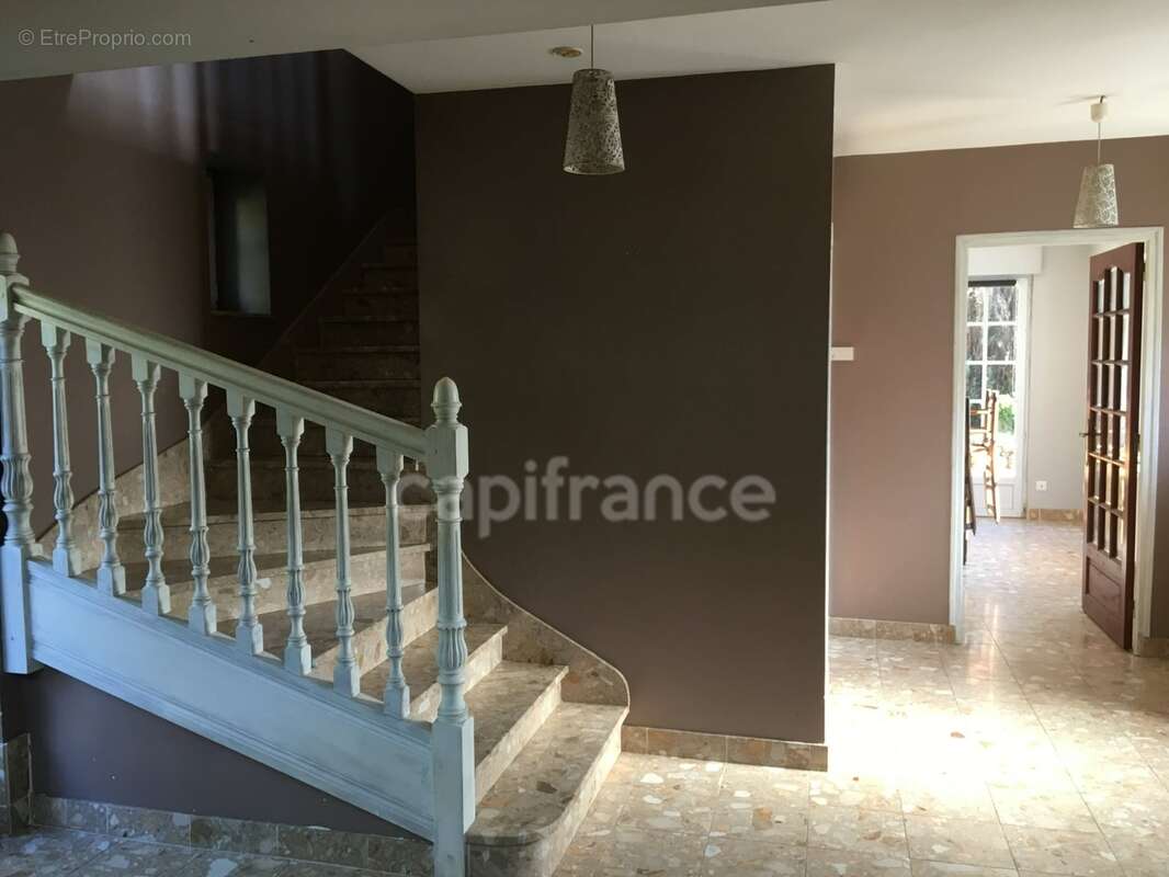 Maison en pierre avec plus d’un hectare de terrain – Berrien - photo 12