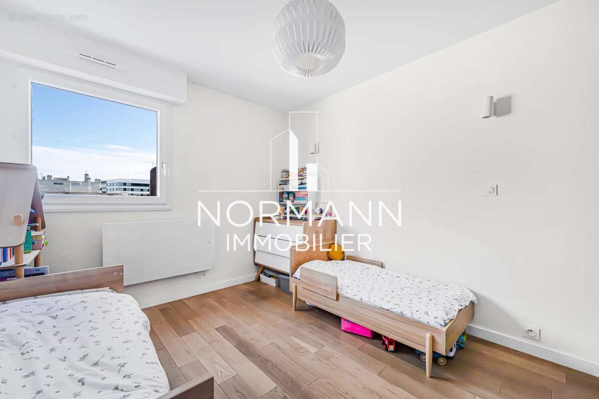 Appartement à LEVALLOIS-PERRET
