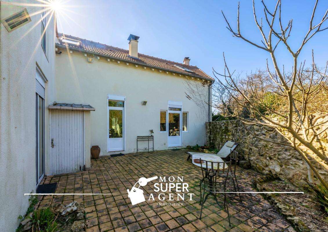 Maison à DAMMARIE-LES-LYS