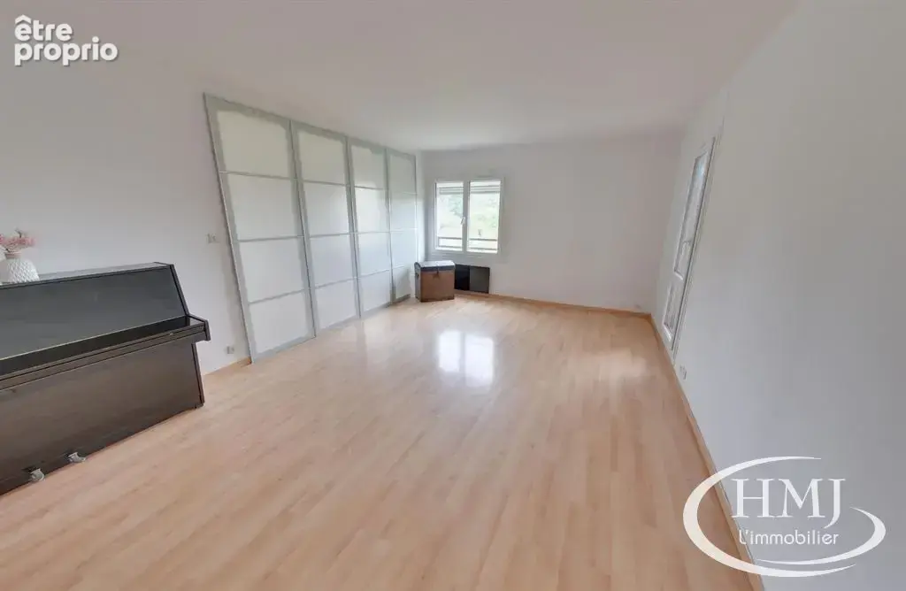 Appartement 4 pièces 87 m² à vendre à Courcouronnes (91080) - photo 4