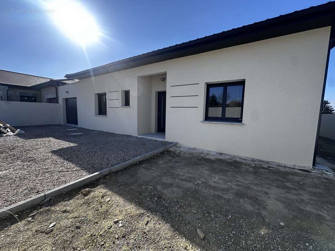 Maison à PAJAY