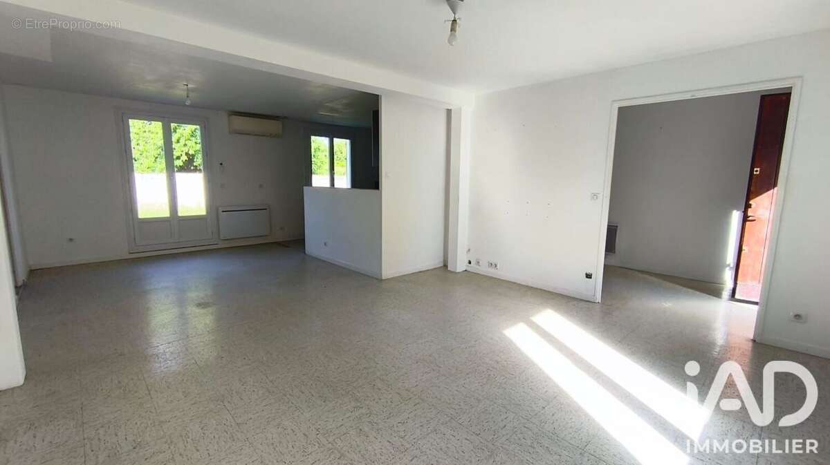 Maison 143 m² à Orgeres-En-Beauce  - photo 9