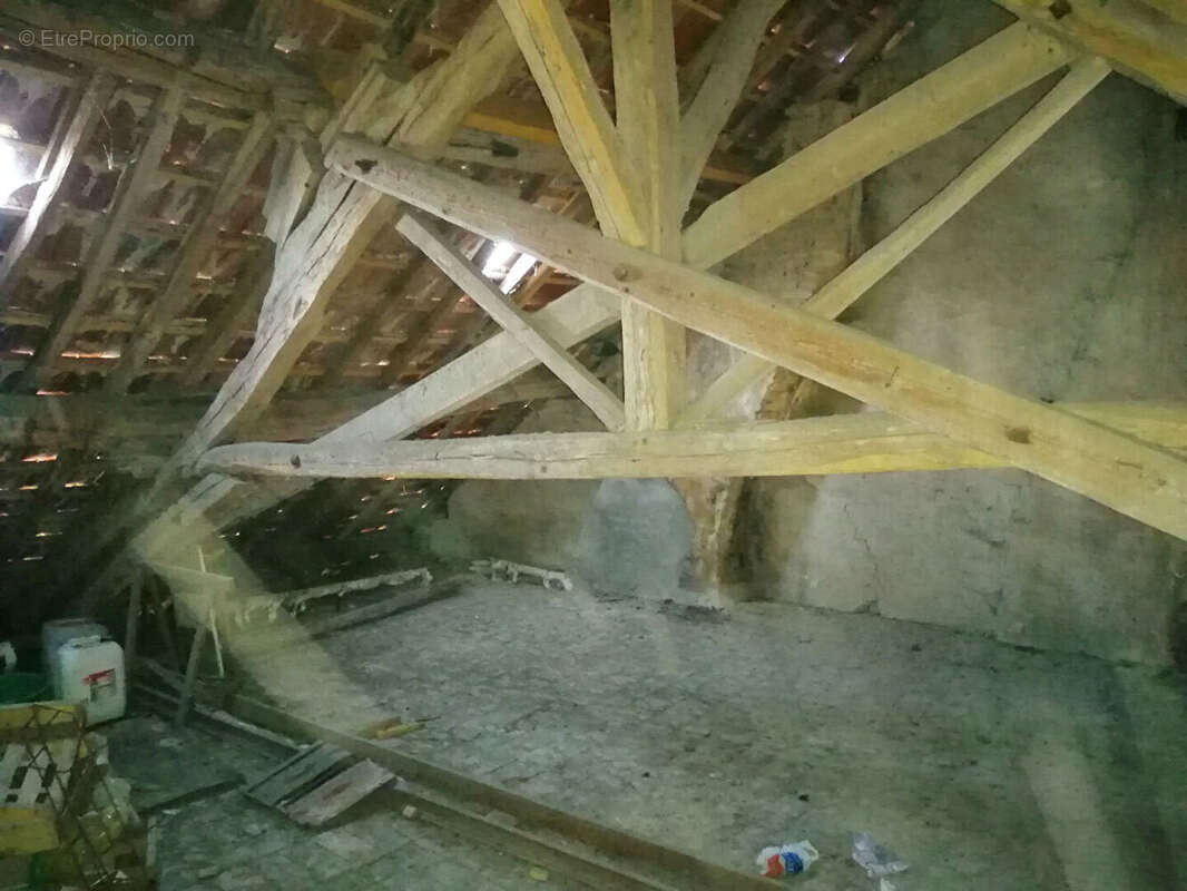 Maison de village à rénover de 128 m² hab. (Quatre chambres) - photo 13