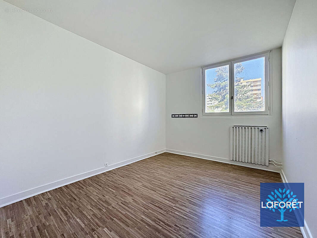 Appartement à CHILLY-MAZARIN