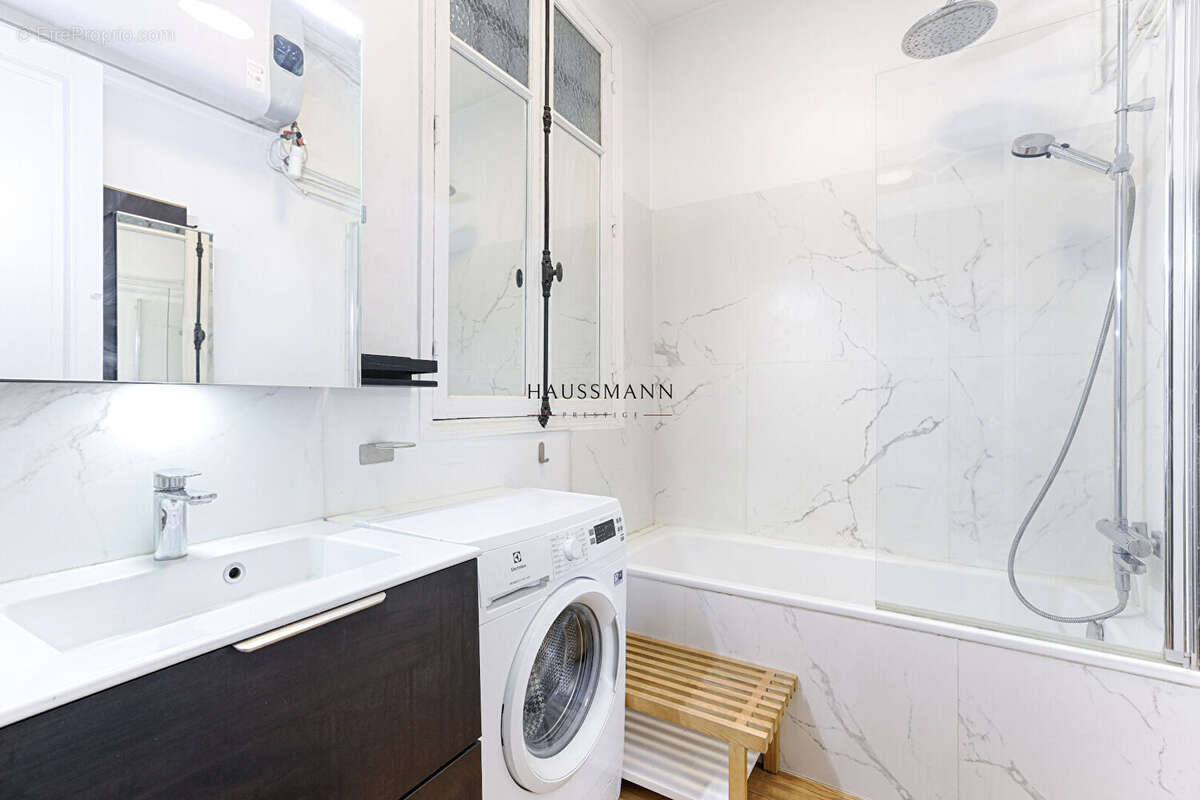 Appartement à PARIS-17E