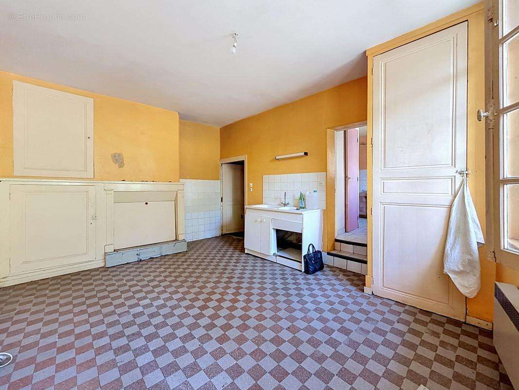 Maison à POCE-SUR-CISSE