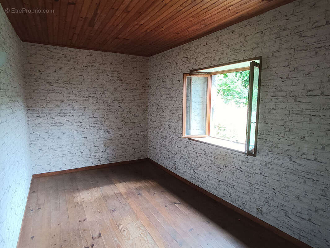 Maison à DECAZEVILLE