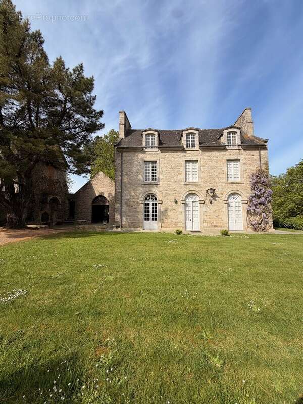414 m² à Dinan  - photo 2