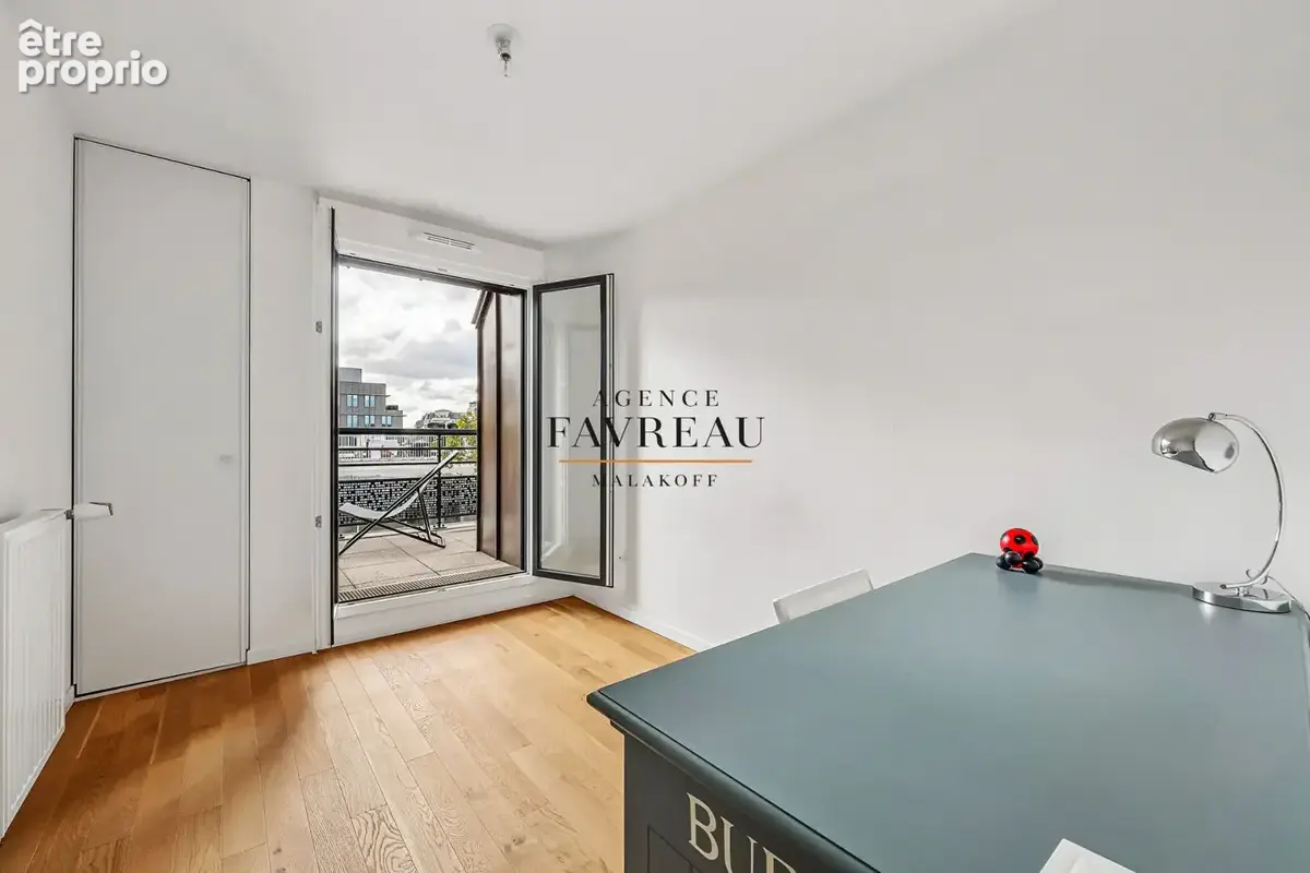 Malakoff, Appartement 4 pièces au dernier étage avec terrasse, balcon et cave - photo 9