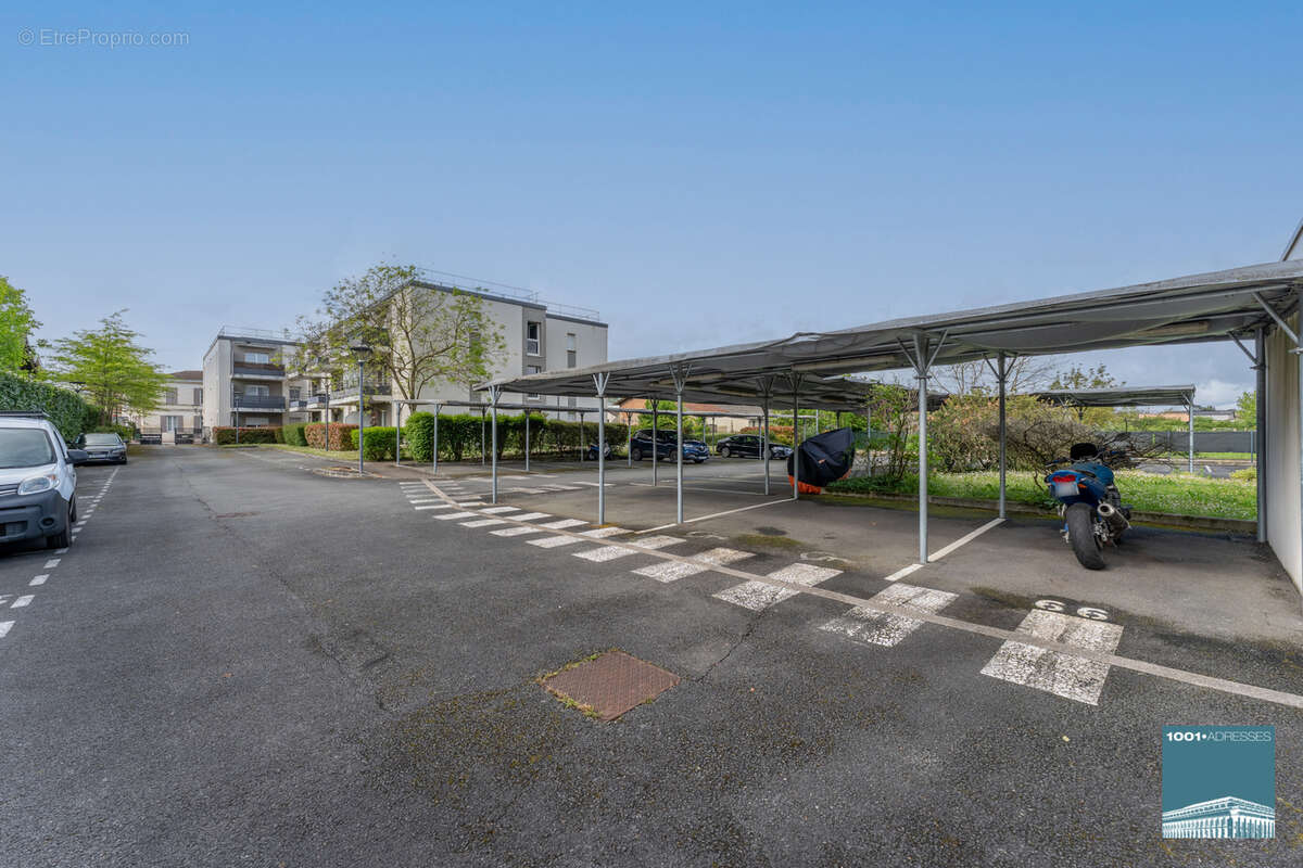 Appartement à PAREMPUYRE