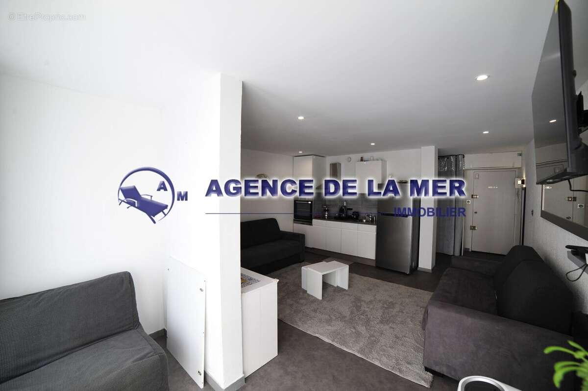 Studio rénové 33 m²  Meublé  Centre-ville La Grande-Motte  Ascenseur + Cellier - photo 3