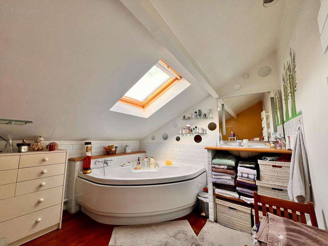 Maison à FLEURY-MEROGIS