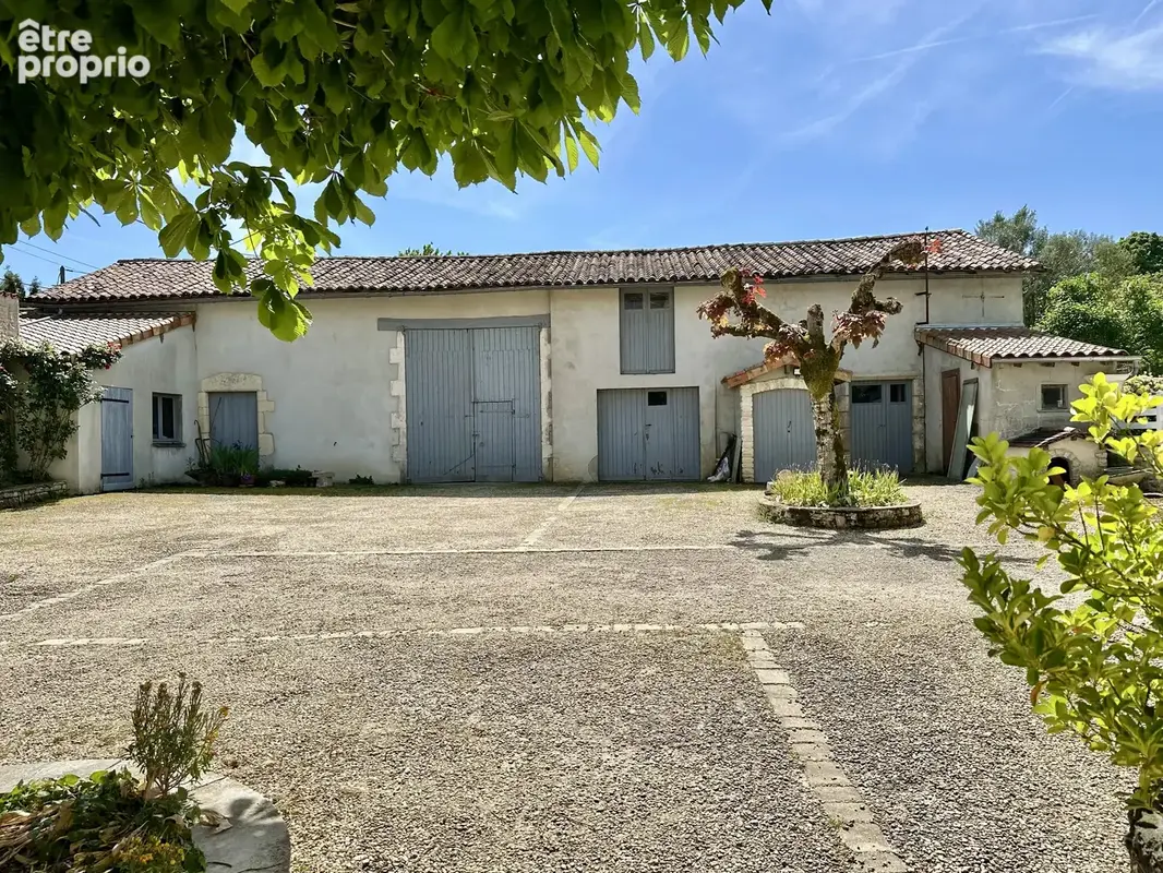 Logis du XVIe siècle rénové et proche de Ruffec - photo 19