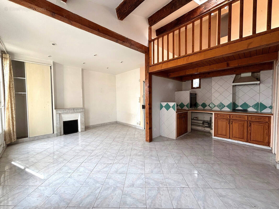 Appartement à MARSEILLE-6E