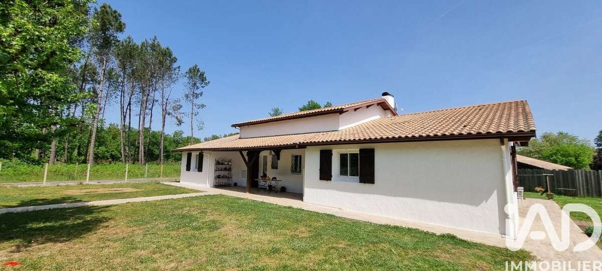 Photo 2 - Maison à SALLES
