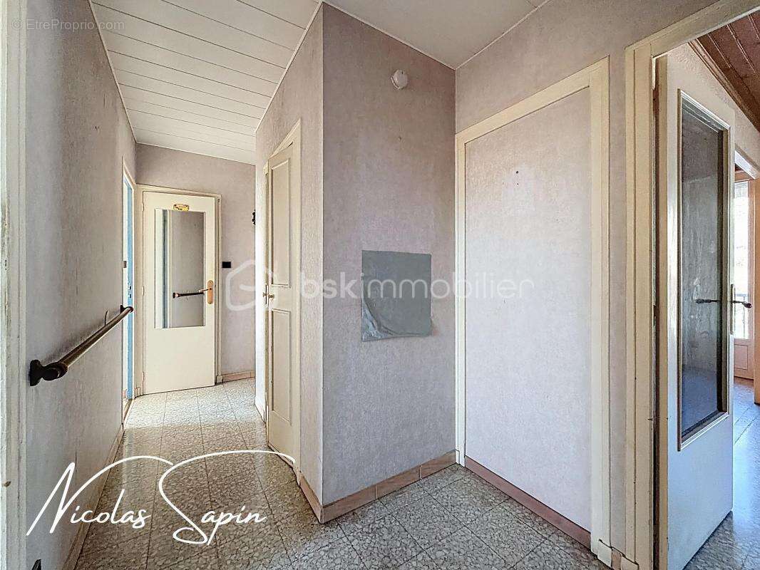 Appartement à LE PONT-DE-CLAIX