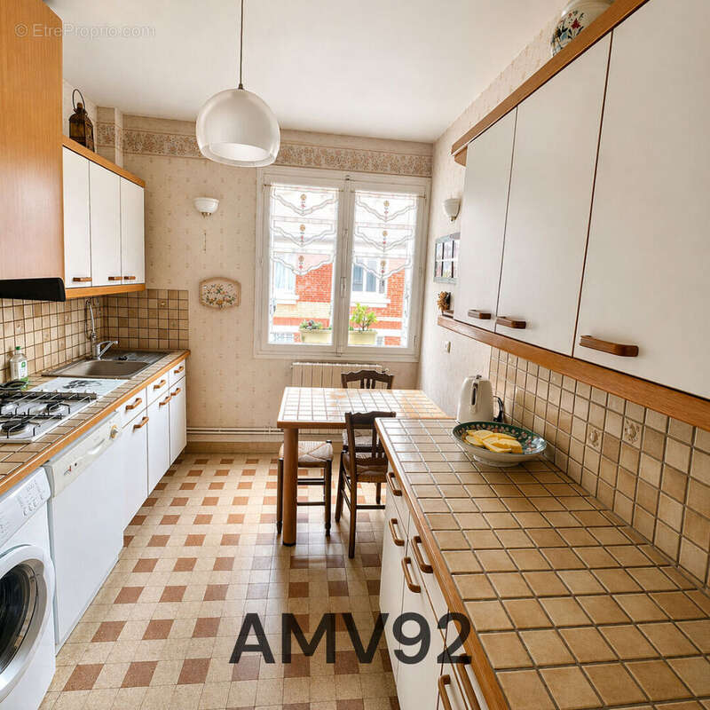 Appartement à LA GARENNE-COLOMBES
