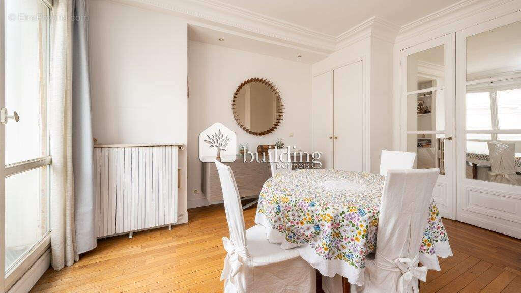 Appartement à NEUILLY-SUR-SEINE