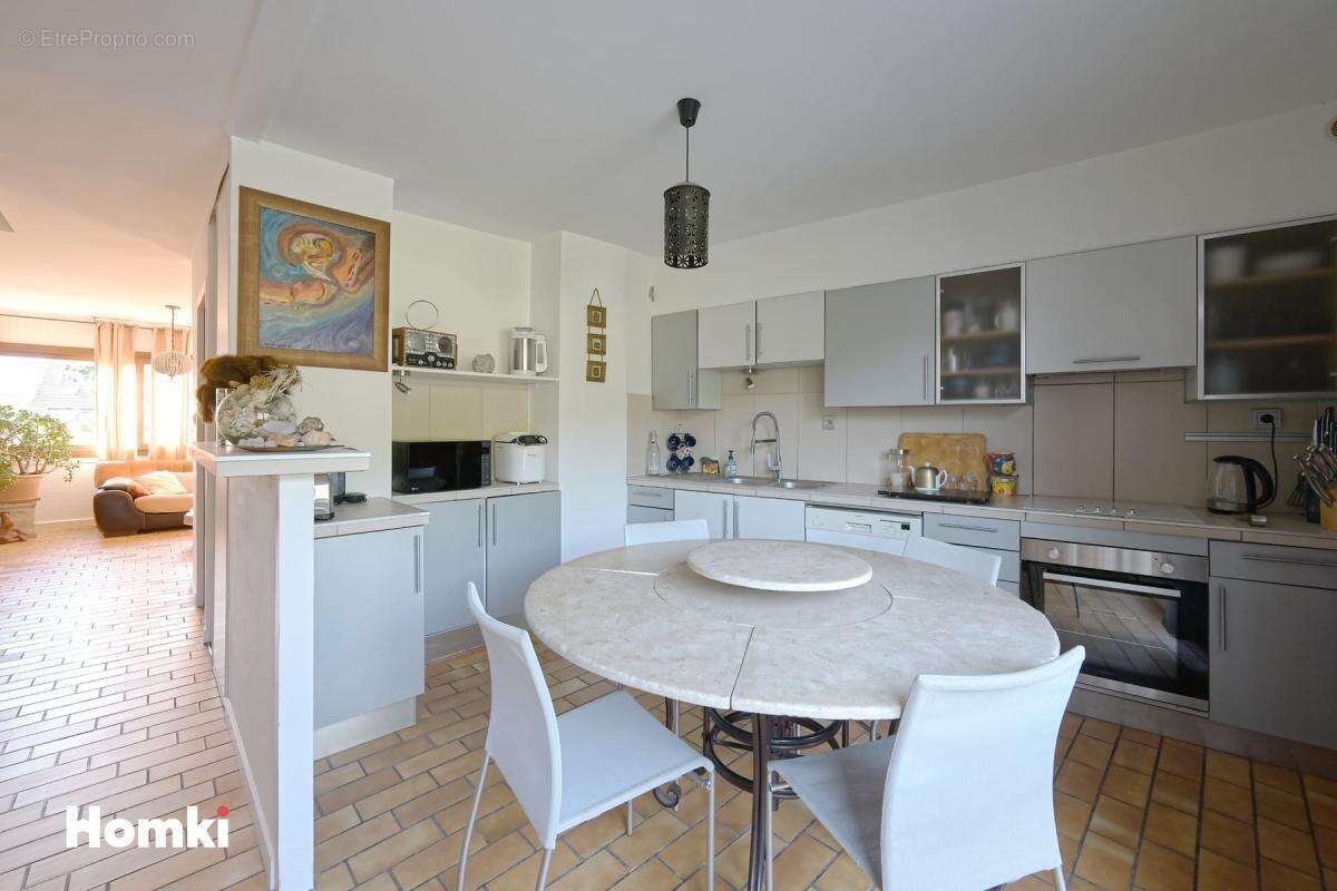 Appartement à POISAT