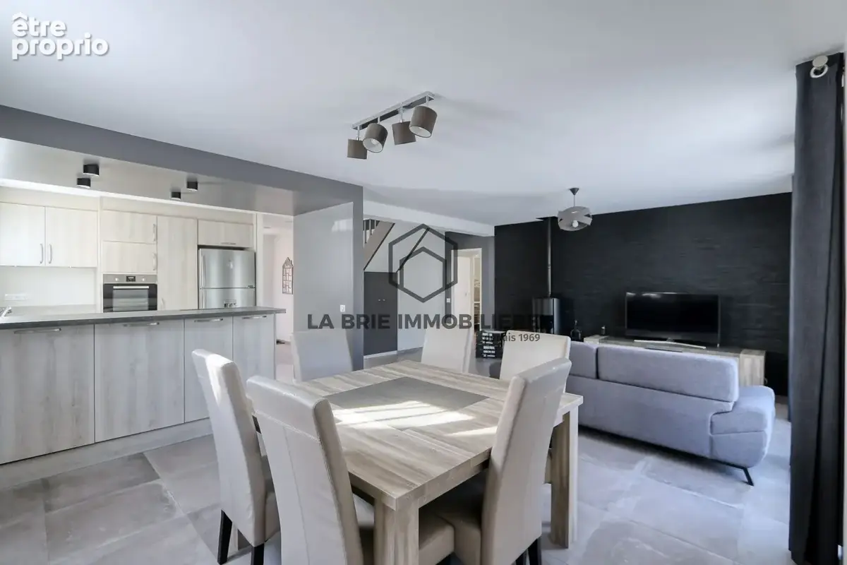 Maison 7 pièces 142 m² à vendre à Mandres-Les-Roses (94520) - photo 4
