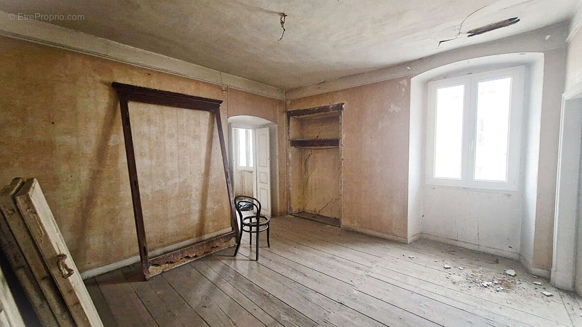 Appartement à CORTE